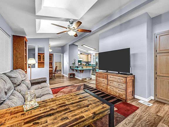 3rd image of 1951 47th St Space 89