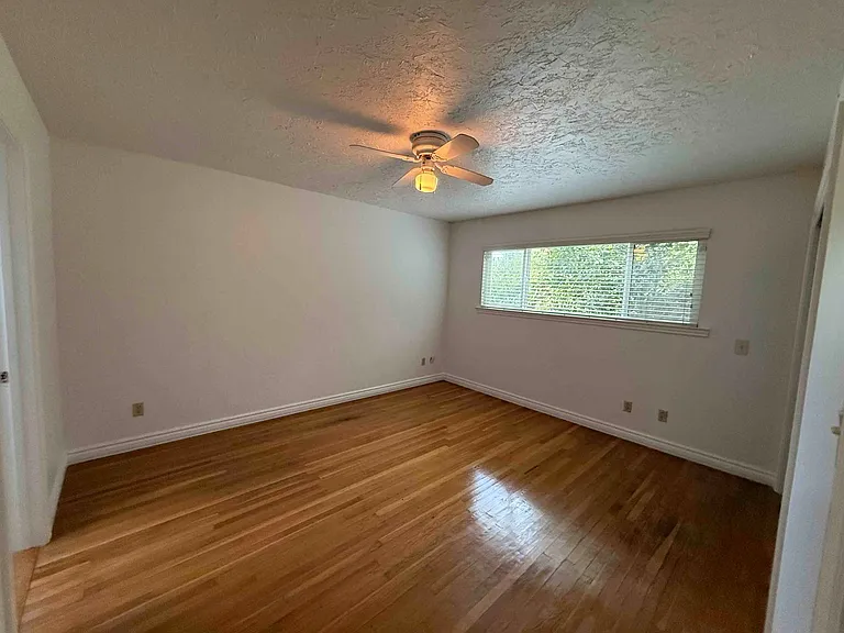 153 Waterglen Cir — Photo 23
