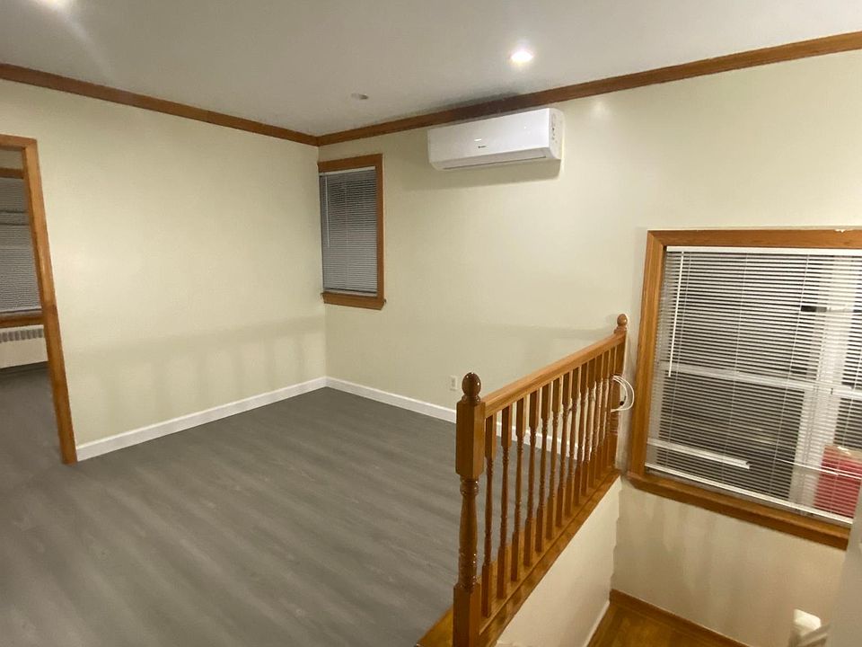 1st image of 16501 72nd Ave