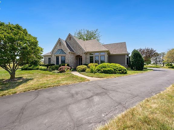 2nd image of 48 N Wexford Dr W