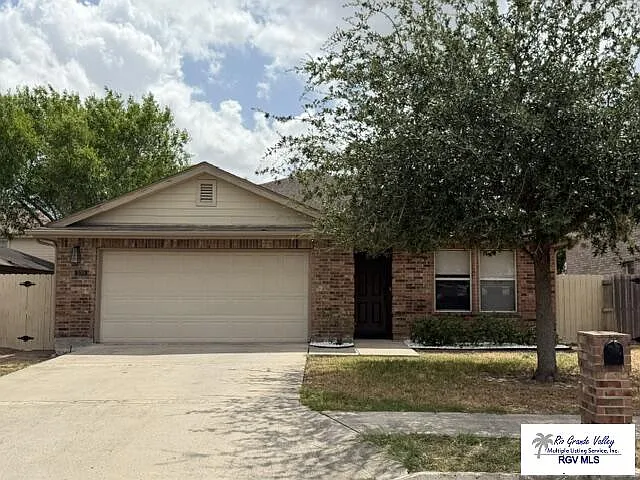 4 bed, 2.0 bath, 1800 sqft, $1,850 — Photo 1