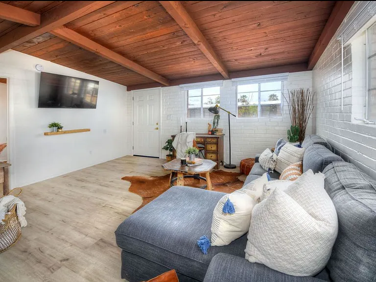 Las Villas Apartments — Photo 40