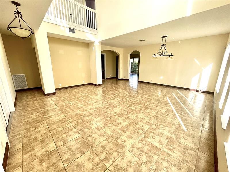 1st image of 8272 NW 125th Ln #8272