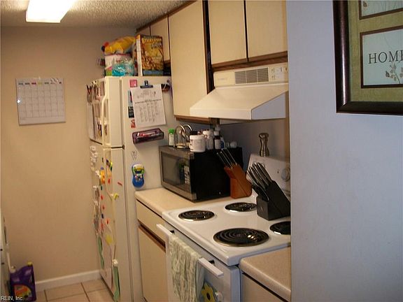 2nd image of 3513 Irvington Ct