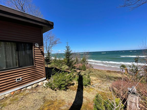 3rd image of 13758 W Lakeshore Dr