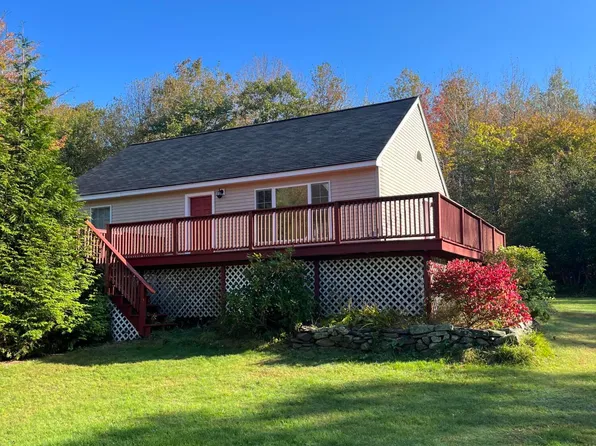 7 Hollow Lane, Northport, ME 04849