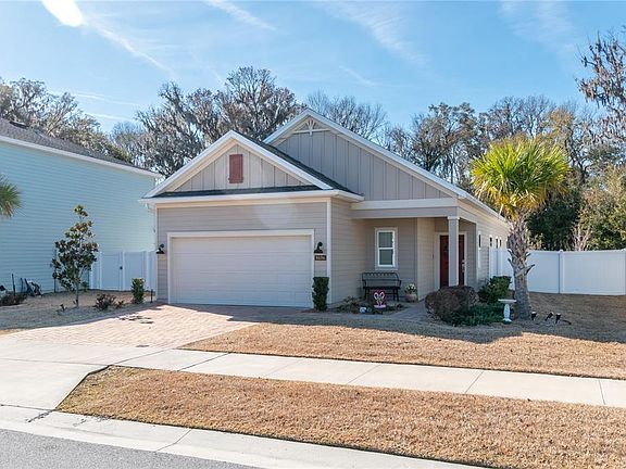 3rd image of 1686 NW 44th Court Rd