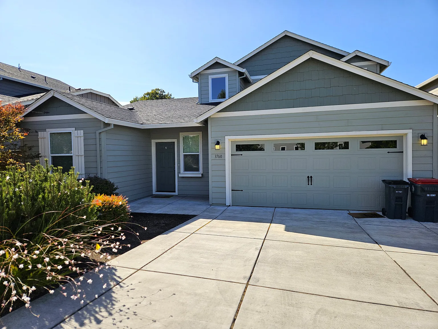 4 bed, 2.5 bath, 1930 sqft, $2,450 — Photo 2