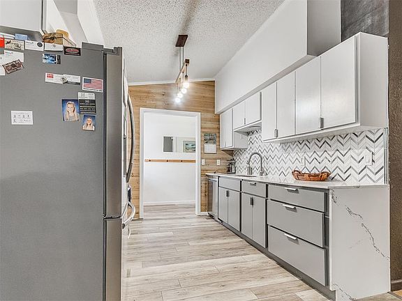 2nd image of 713 Lapwing Rd