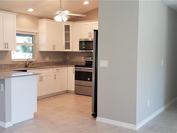 5th image of 309 SW 29th St
