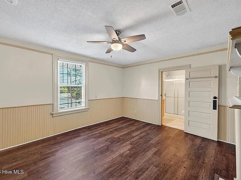 1102 Phillips St — Photo 26