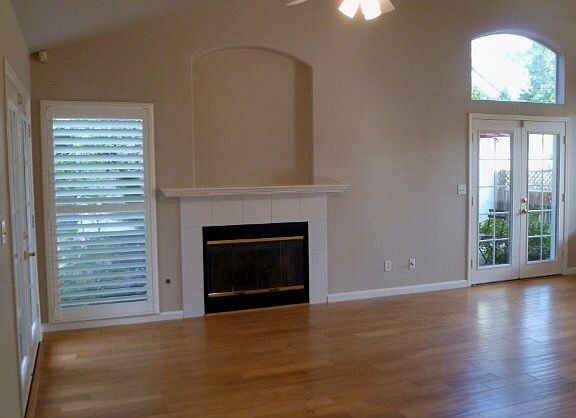 5th image of 1314 E Le Parc Dr