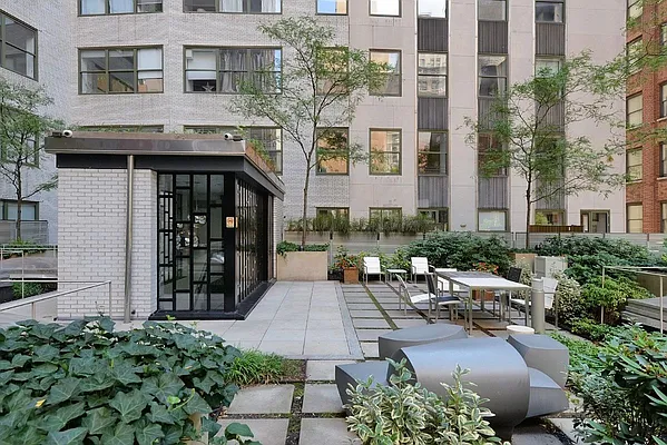 Rented by Nest Seekers International | media 27