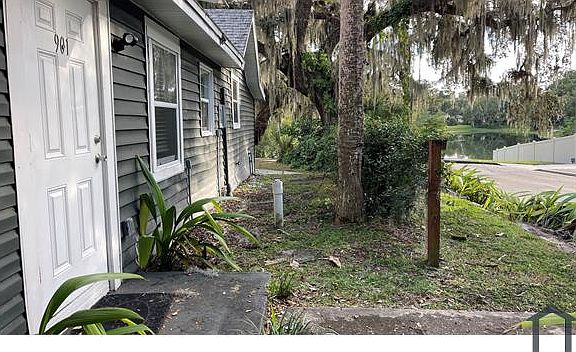 2nd image of 901 Lake Emerald Dr