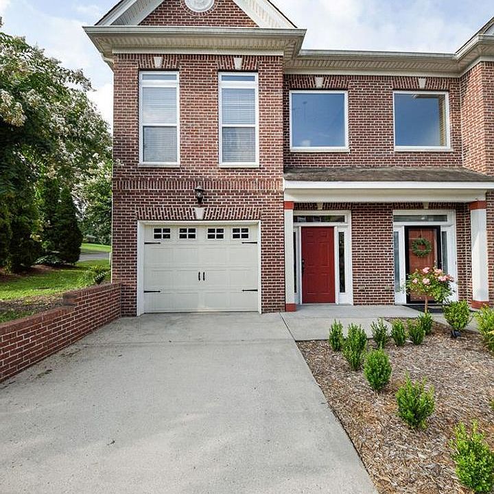 1st image of 140 Emmyllie Ct NE