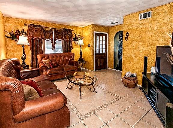 2nd image of 3603 Galaxie Cir