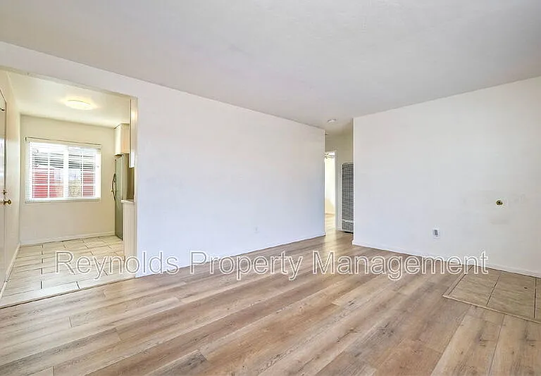 3341 Chamoune Ave — Photo 3
