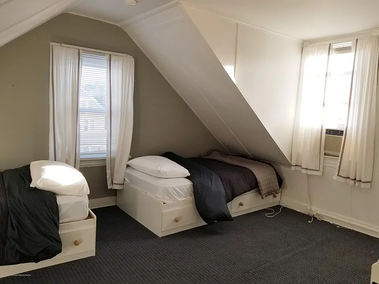12 Surf Ave — Photo 20