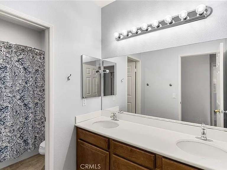 12211 Avon Ct — Photo 17