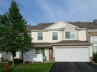 2713 Wagon Wheel Curv, Chaska, MN 55318