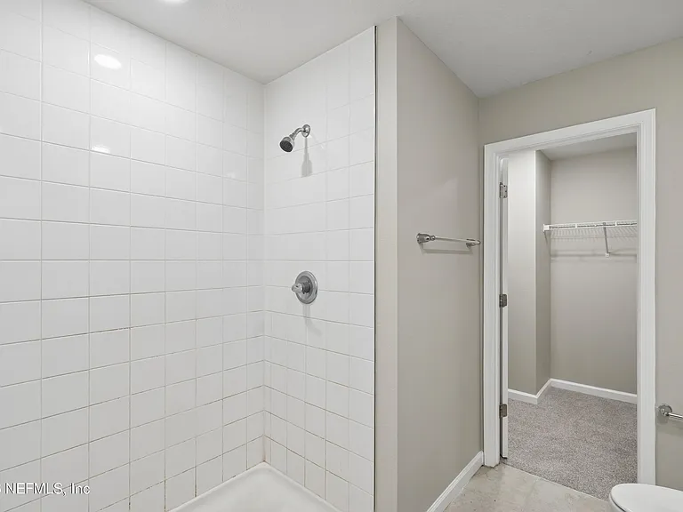 5988 Creekside Crossing Dr — Photo 17