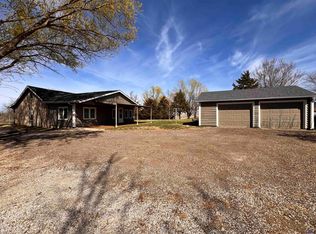 2733 SE 53rd St, Topeka, KS 66609