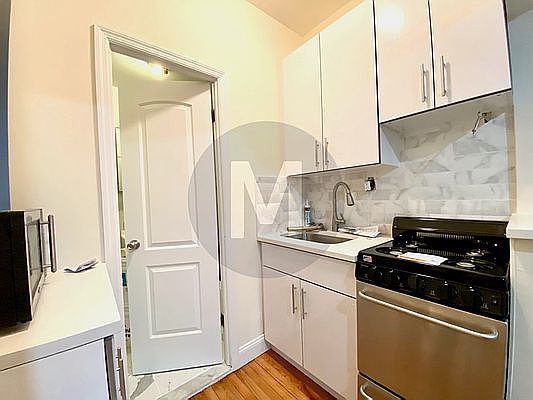 3rd image of 161 E 99th St APT 5