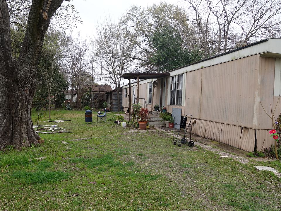 2nd image of 11013 La Crosse St