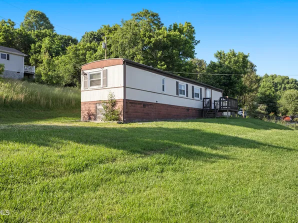 3389 Horseshoe Dr, Kingsport, TN 37663