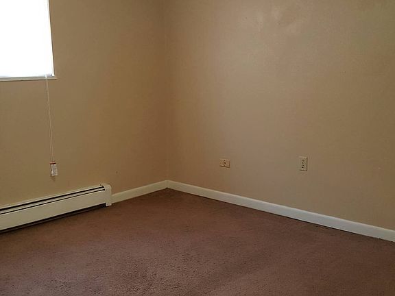3rd image of 2920 Glen Dale Dr APT 5