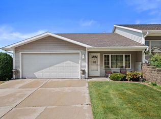 1220 Stillwater Ln, Hartford, WI 53027