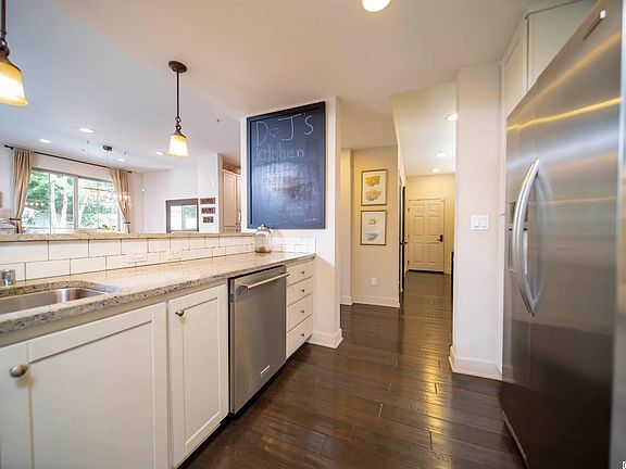 4th image of 10639 Woodbridge St Unit 105