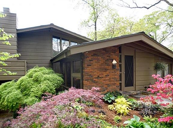 2nd image of 933 Mason Wood Dr