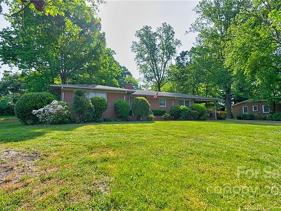 3rd image of 617 Tina Dr