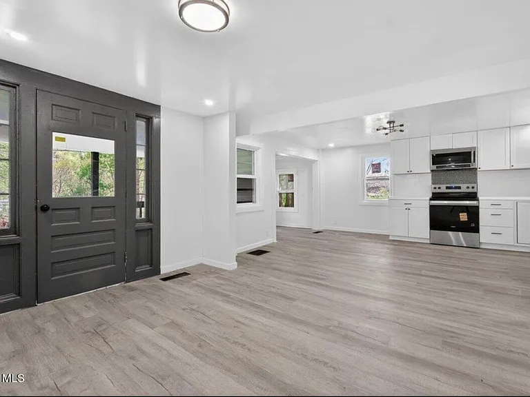 1809 Ridge Rd — Photo 8