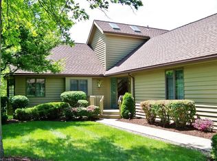 4888 Summerwind Dr, Medina, OH
