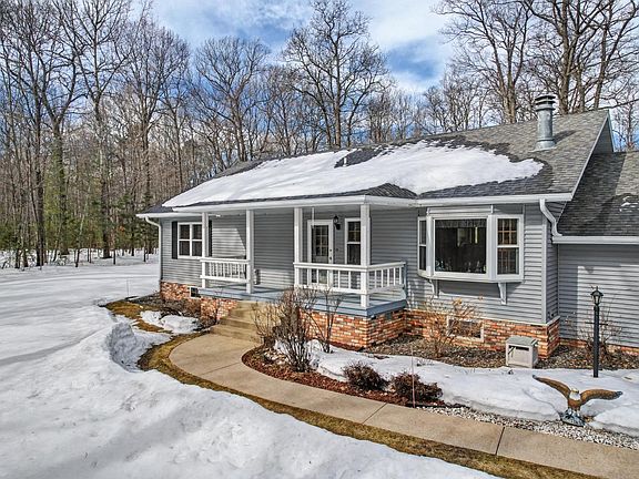 3rd image of 669 Springview Dr