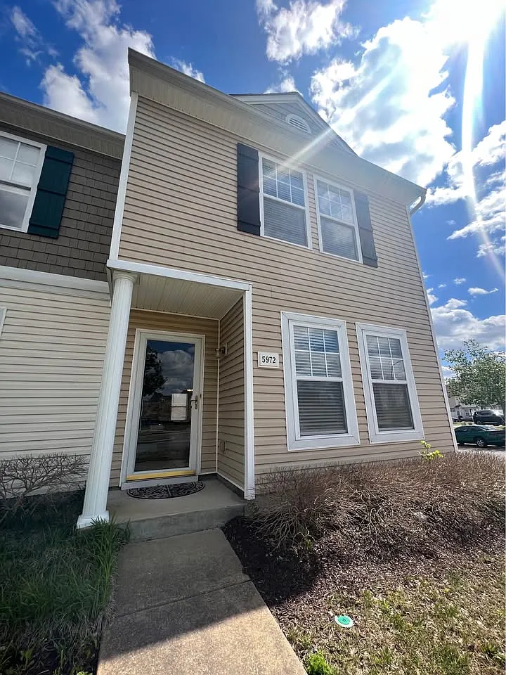 3 bed, 1596 sqft, $1,795 — Photo 2