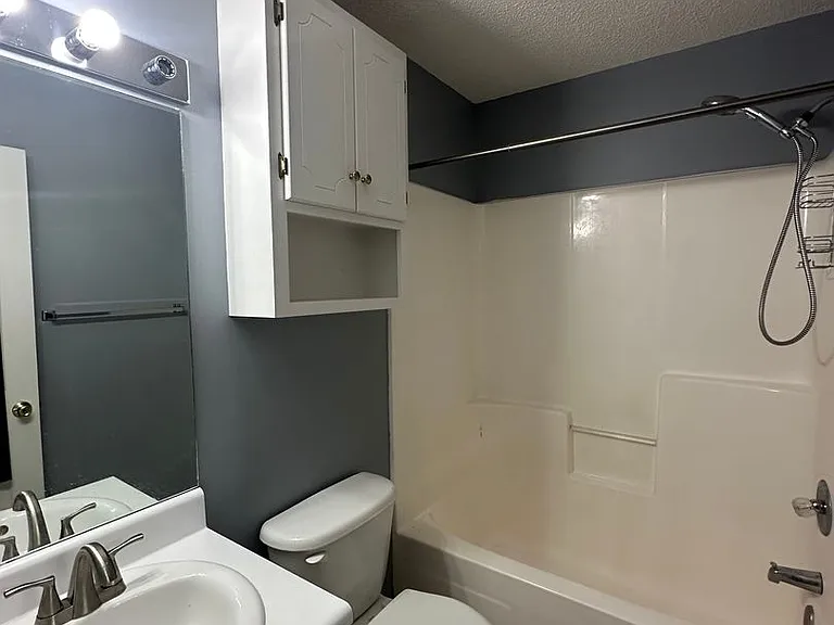 105 S Springview Dr — Photo 19