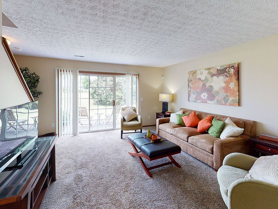 10_Living Room_Hilliard-Park-Haven-Living-Room3