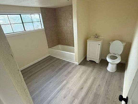 5th image of 1623 MONTEZUMA ST
