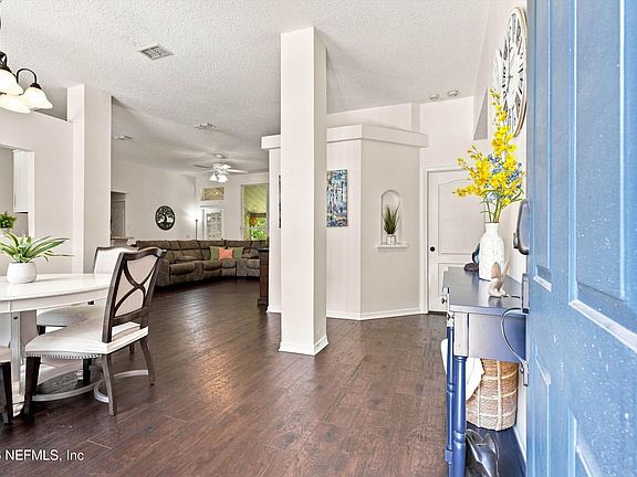 5th image of 1768 REDWOOD Lane