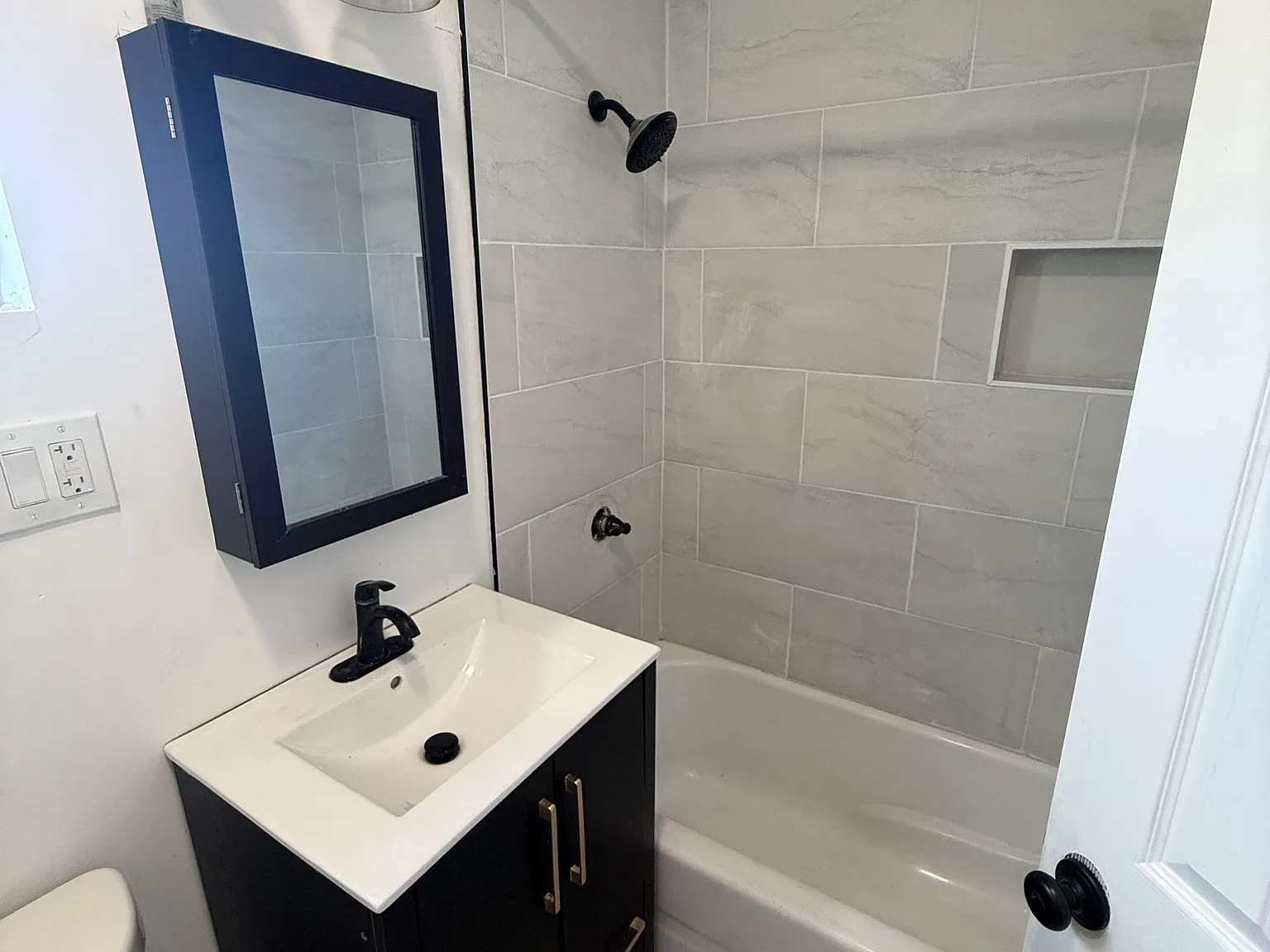3 bed, 1010 sqft, $3,300 — Photo 4