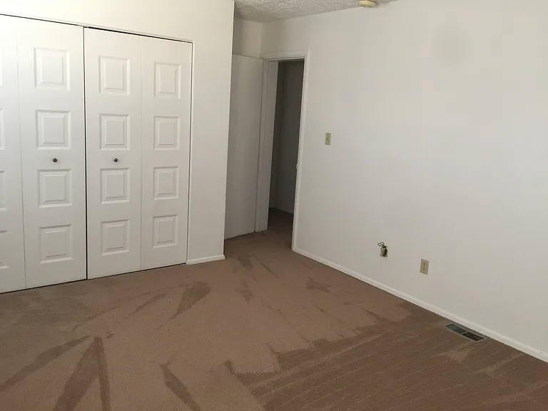 1300 Rosewood Ct — Photo 29