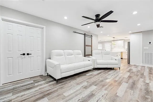 625 Oaklawn Dr — Photo 4