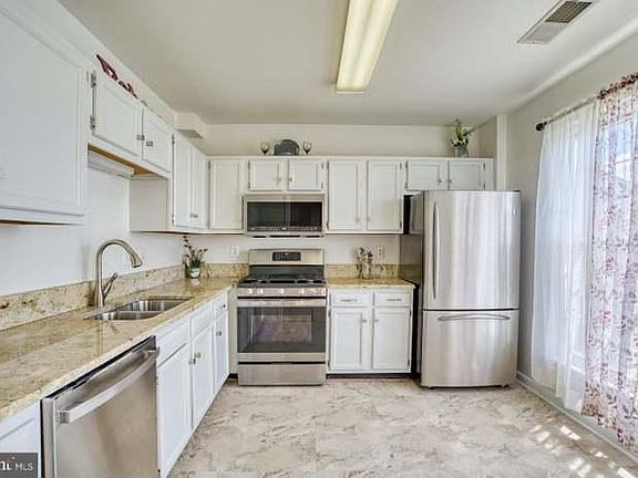 5th image of 8185 Halley Ct