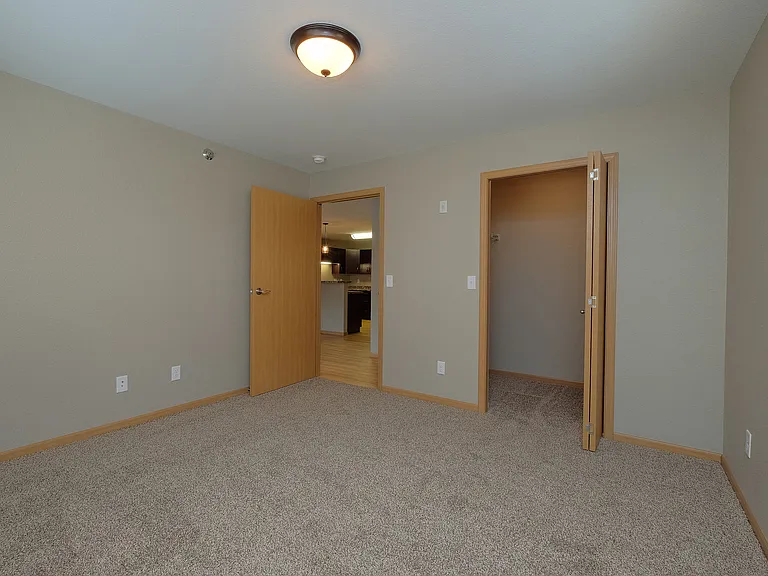 Fargo, ND Urban Plains Apartments | Bedroom