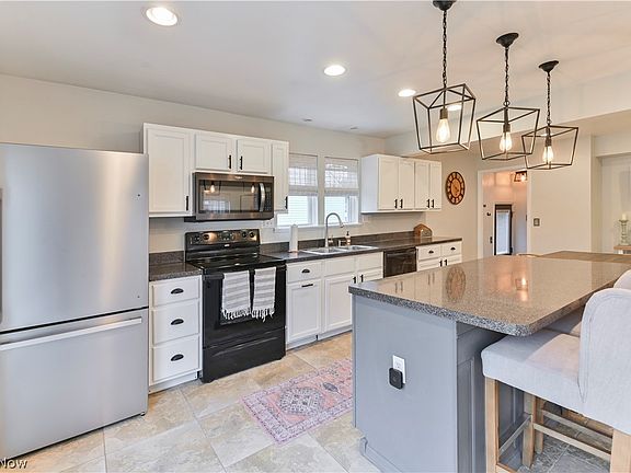 3rd image of 5317 Karen Isle Dr
