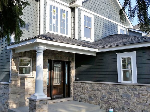 2nd image of 1017 N Beverly Ln