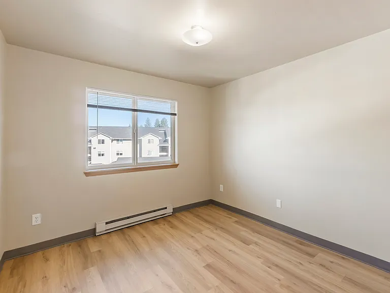 Ashton Apartments — Photo 95